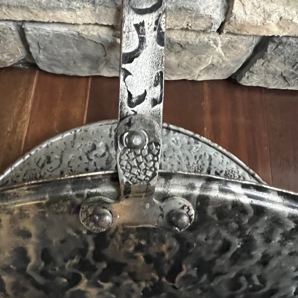 Vintage Hammered Metal Fireplace Log Holder - Picture 4 of 10